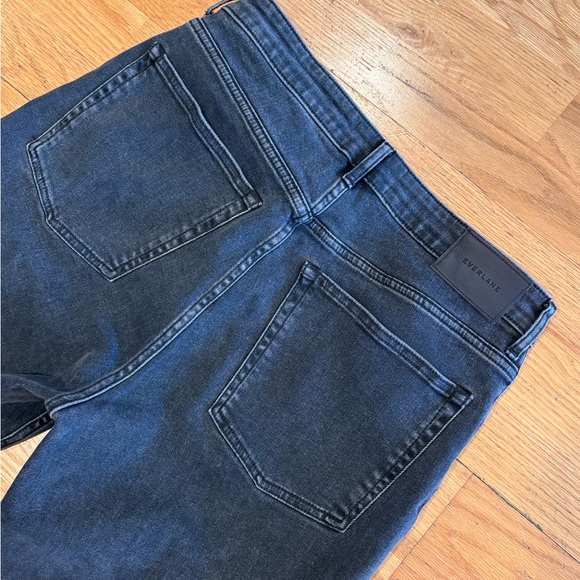 Everlane Black Curvy Cheeky Jean - Picture 4 of 7